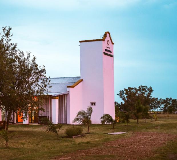Entre ríos, viñedos y paisajes rurales